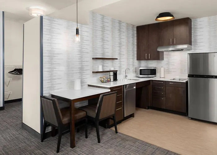 Hotel By Marriott East Peoria
