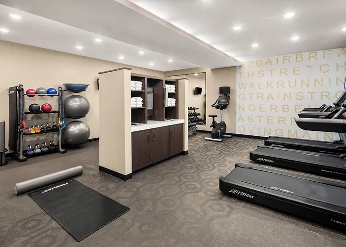 By Marriott East 3* Peoria