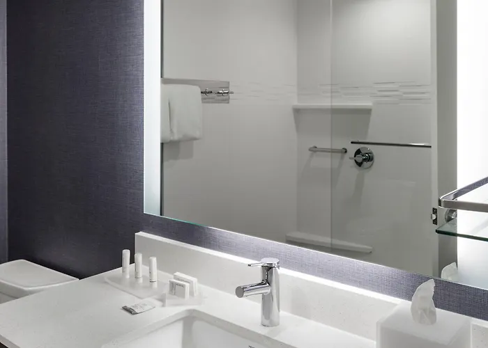 By Marriott East 3*