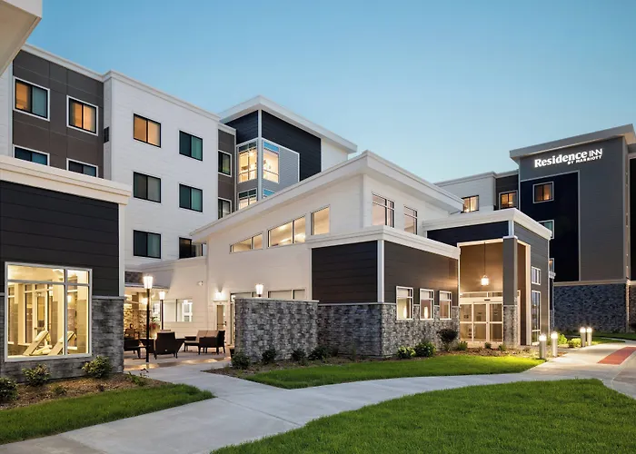 By Marriott East 3* Peoria
