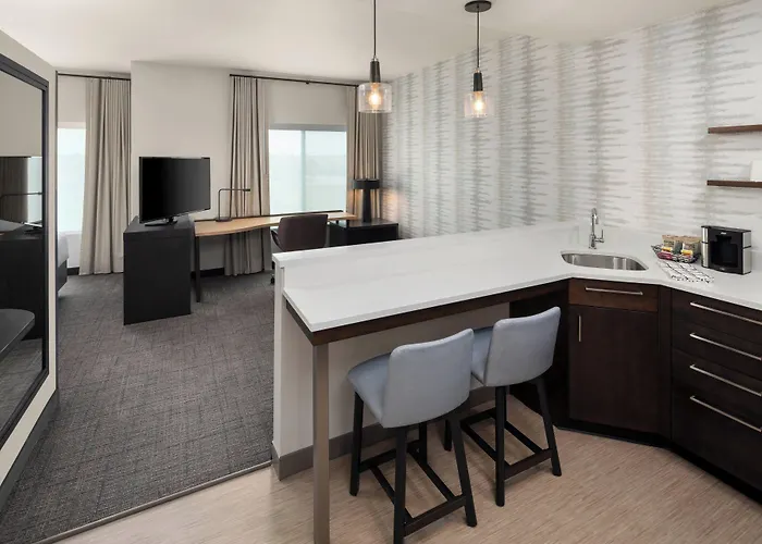 Hotel By Marriott East 3*