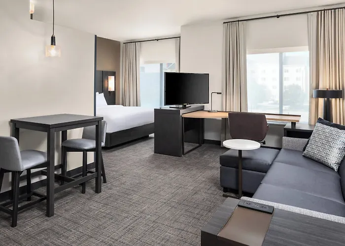 Hotel By Marriott East 3*