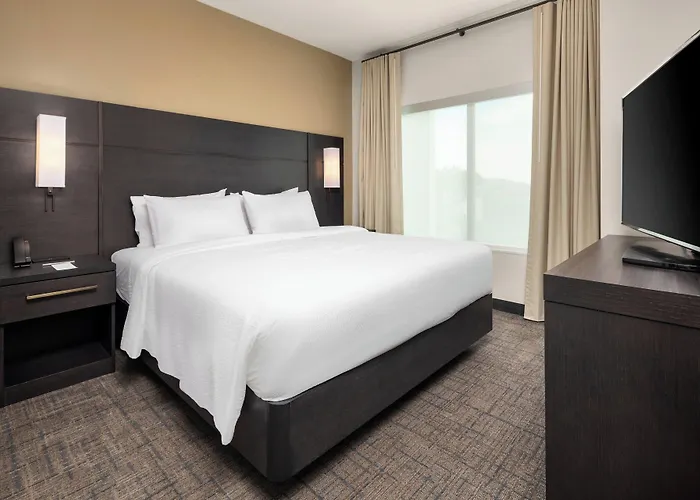 By Marriott East 3* Peoria